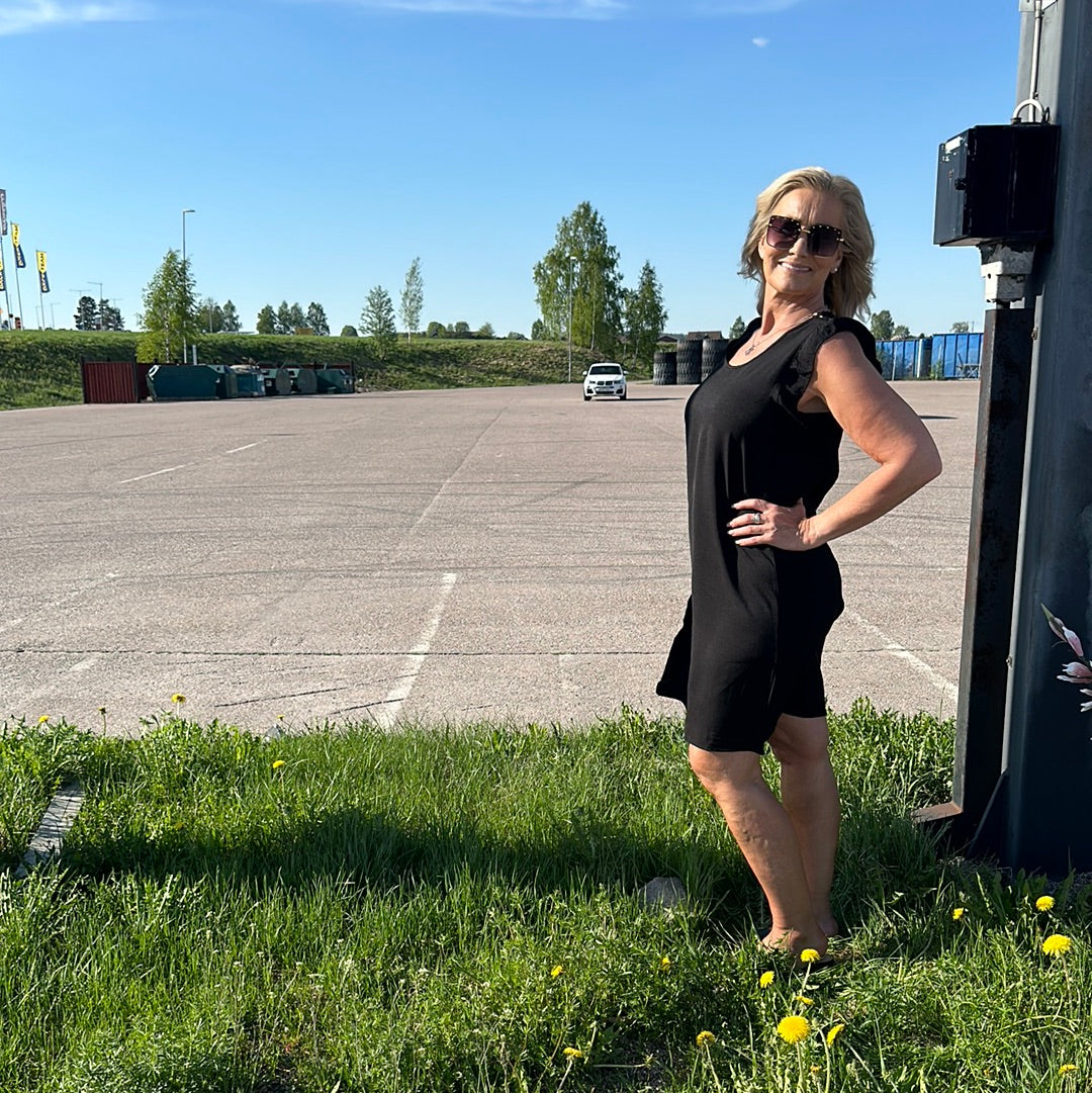 Klänning kortärmad med spets