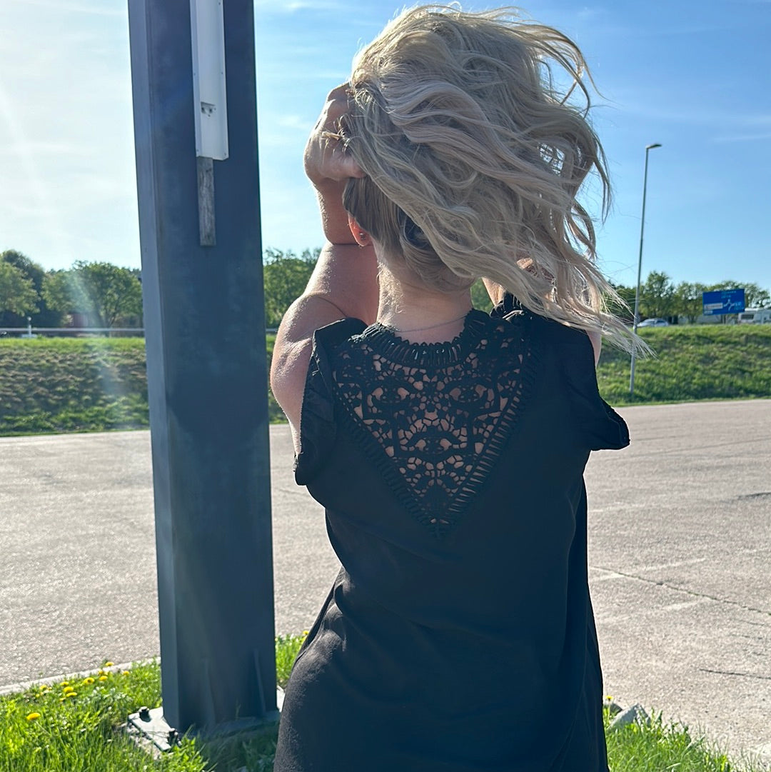 Klänning kortärmad med spets