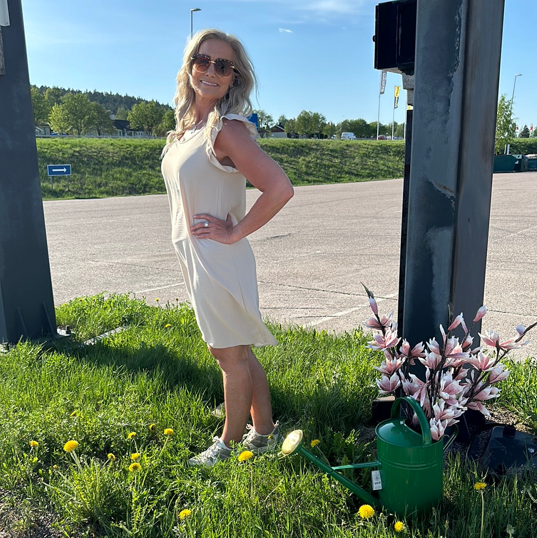 Klänning kortärmad med spets