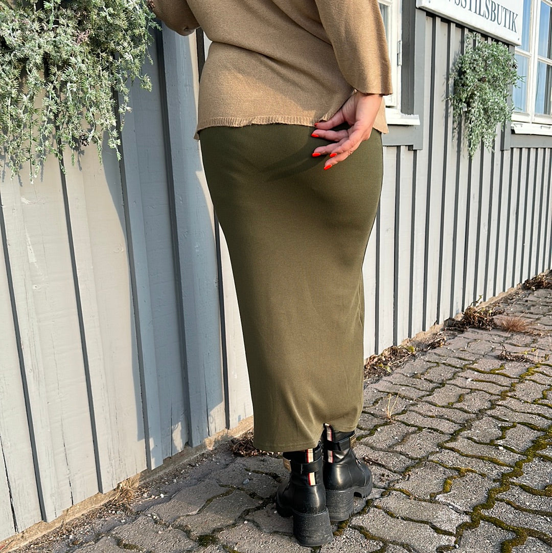 Ribbstickad snäv kjol