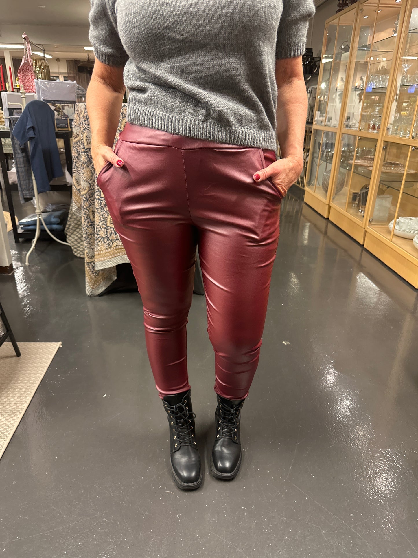 Byxa skinnimitation onesize