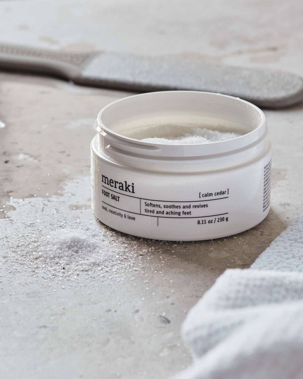 Foot salt, Calm cedar, Cosmos Natural